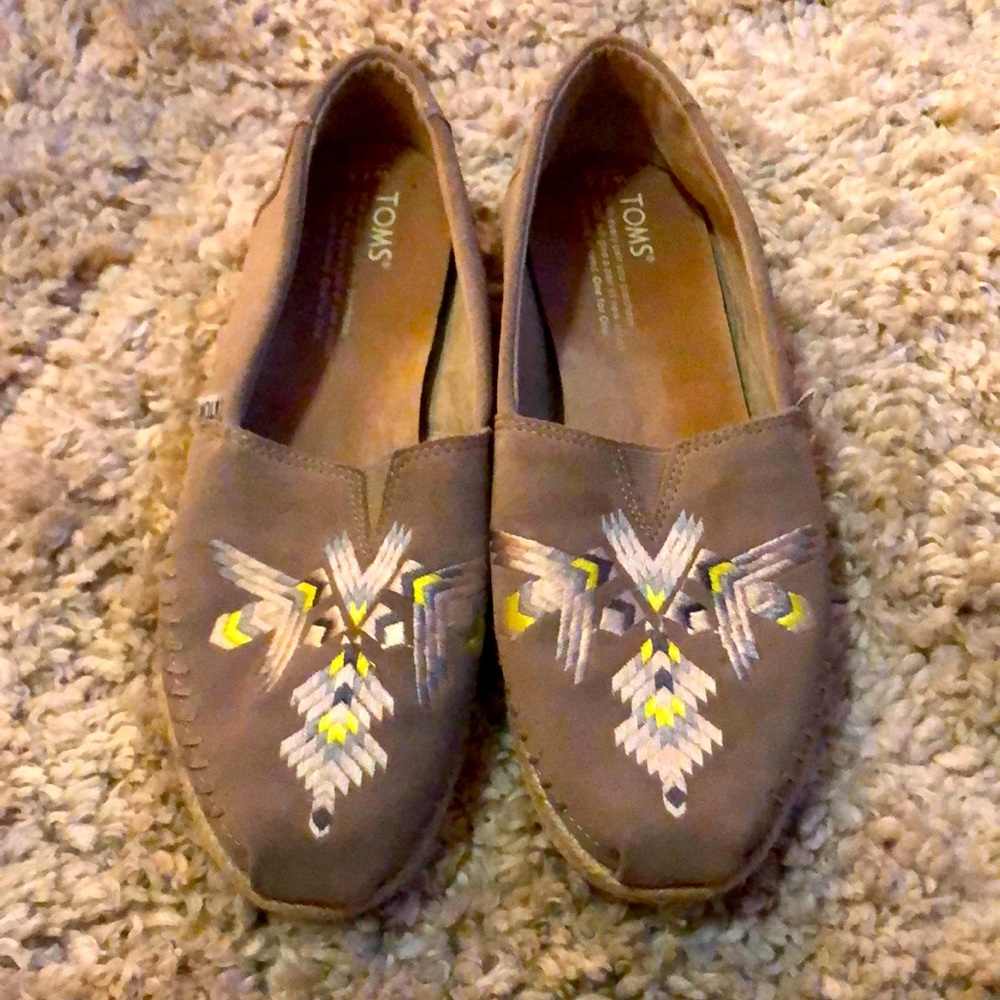 Woman’s Tom’s. Size 7.5